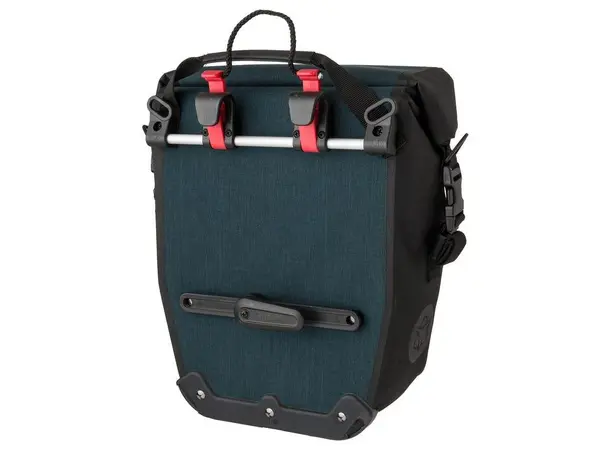 Agu Shelter Clean Vanntett Sideveske M Blå, 17l, 750g, 26x43x15cm 