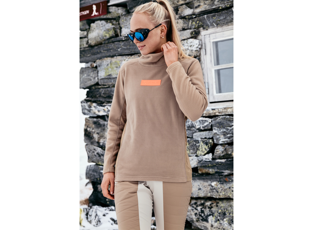 Dæhlie Sweater Cabin Wmn Myk og god fleecegenser, Desert taupe 
