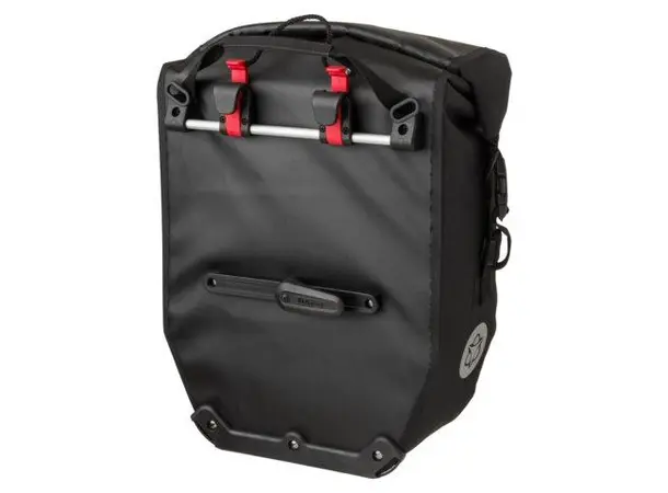 Agu Shelter Clean Vanntett Sideveske L Sort, 21l, 1100g, 32x43x15cm 
