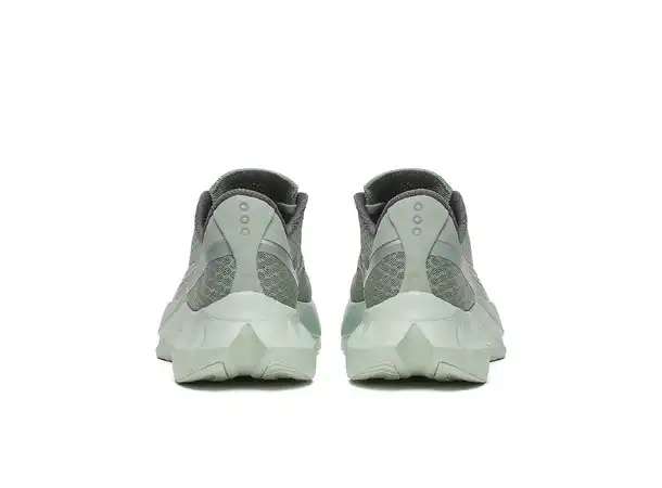 Saucony Endorphin Pro 4 Men Iceberg/Carbon, konkurransesko 