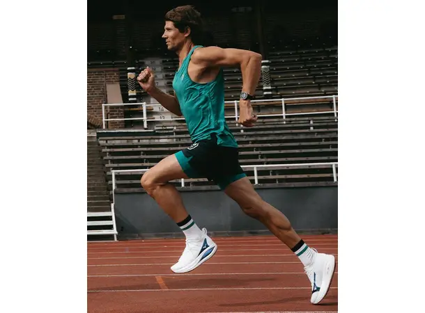 YMR Track Club Åsunden Mid Crew Socks Unisex sokker med god slitestyrke 