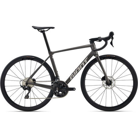 Giant TCR Advanced 2 KOM Stealth Chrome Lett, rask og aerodynamisk