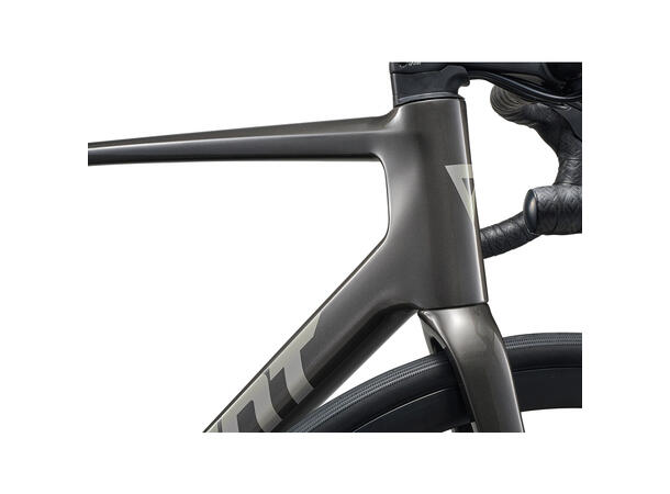 Giant TCR Advanced 2 KOM Stealth Chrome Lett, rask og aerodynamisk 