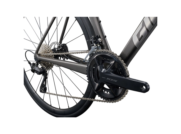 Giant TCR Advanced 2 KOM Stealth Chrome Lett, rask og aerodynamisk 
