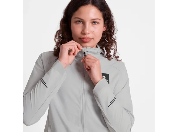 SAYSKY W Clean Pace Flex Hooded Jacket Vindtett og vannavvisende løpejakke 