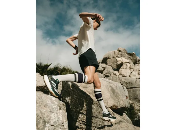 YMR Track Club Stadion Mens 2in1 Shorts Lett og fleksibel 2 i 1 shorts 
