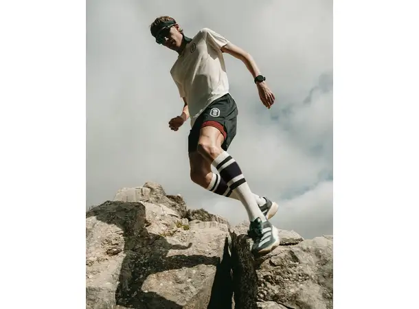 YMR Track Club Stadion Mens 2in1 Shorts Lett og fleksibel 2 i 1 shorts 