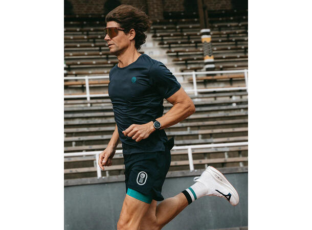 YMR Track Club Stadion Mens 2in1 Shorts Lett og fleksibel 2 i 1 shorts