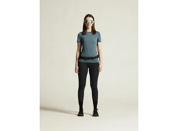 Craft ADV Essence SS Tee 2 W Orion Myk og funksjonell t-skjorte til trening 