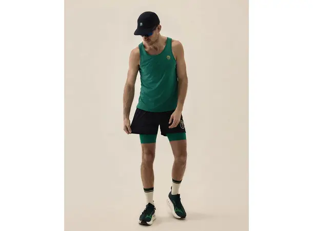 YMR Track Club Nordic Runrise Cap Navy Hvit løpecaps med god lufting (OZ) 
