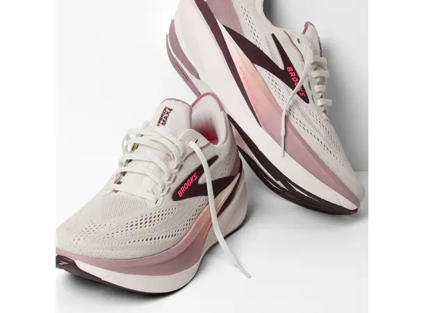 Brooks Hyperion Max 4 W Rask, stabil og mer dempet enn noen gang 